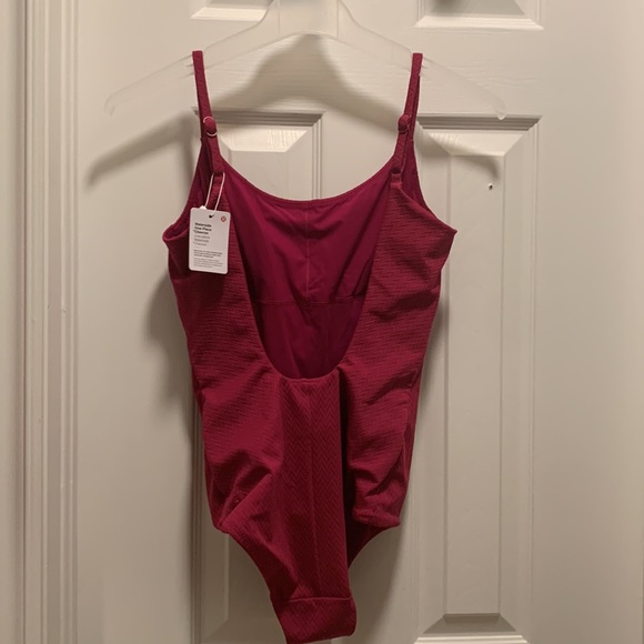 Lululemon WATERSIDE CHEVRON ONE-PIECE SWIMSUIT *B/C CUP, MEDIUM BUM COVERAGE - Picture 3 of 4